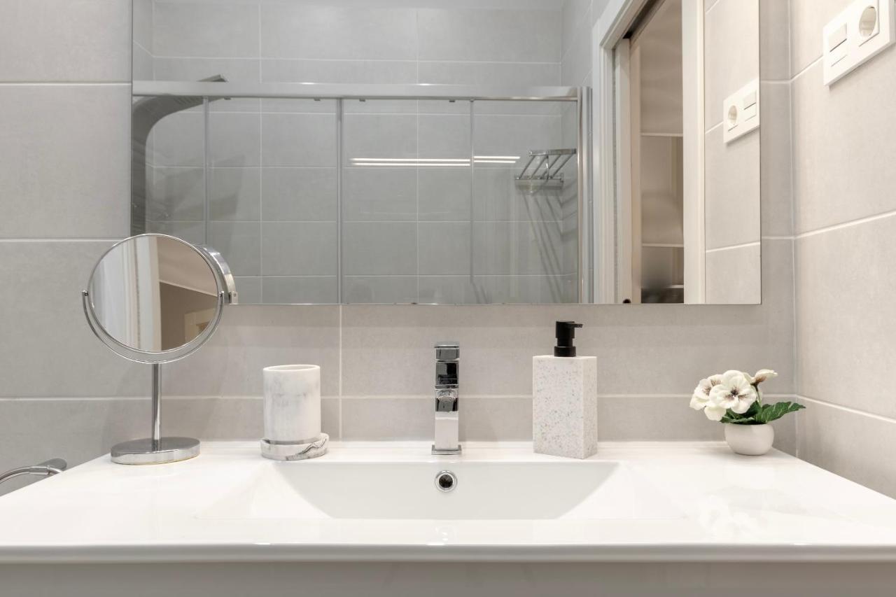 Apartamento Amplio y Elegante en Casco Viejo con Parking Bilbao Exterior foto